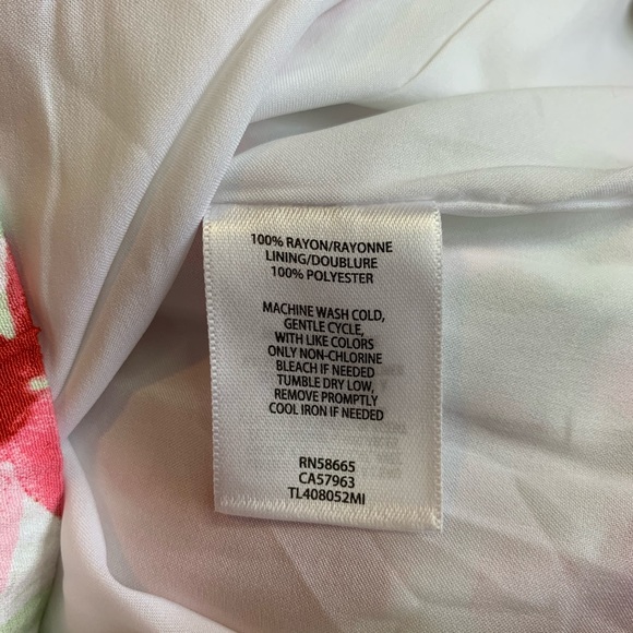 Floral shorts from Leith. NWT - Picture 5 of 6